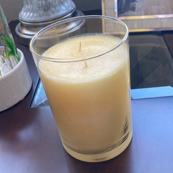 Excellent Condition- Pier 1 spiced pear candle with decorative cover & pedestal - Picture 11 of 13